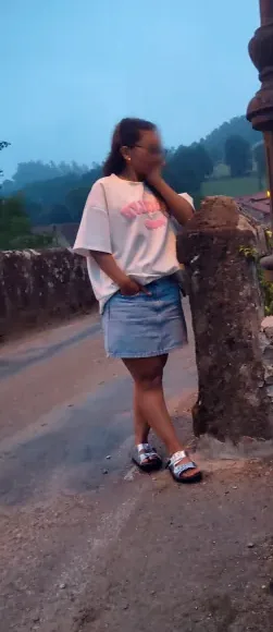 Chantal, 32
