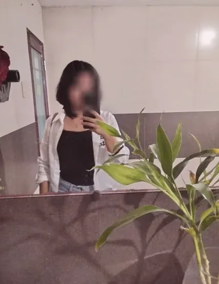 Chantal, 25