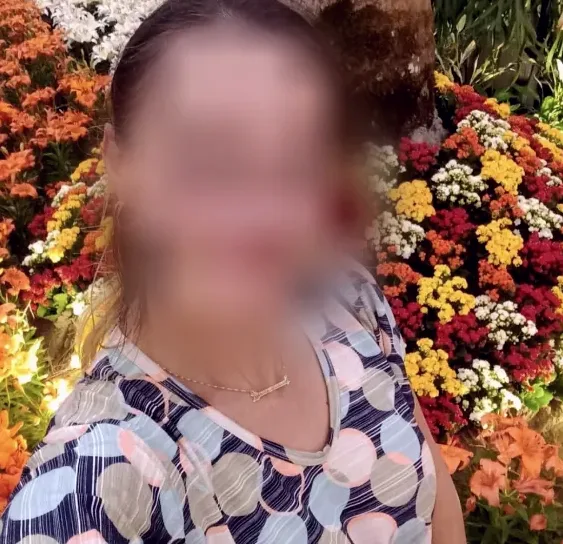 Eva, 33