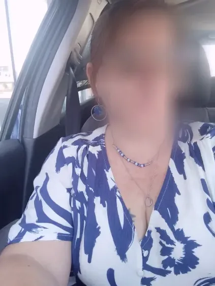 Karin, 40