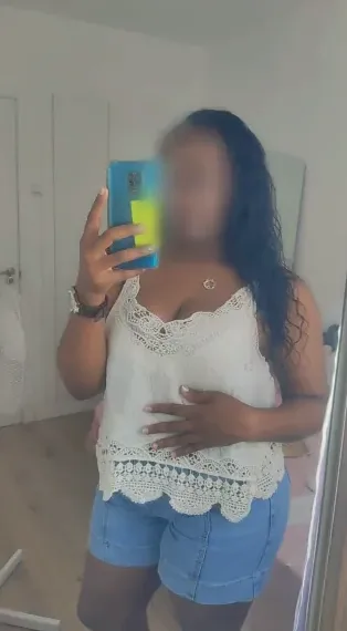 Karin, 34