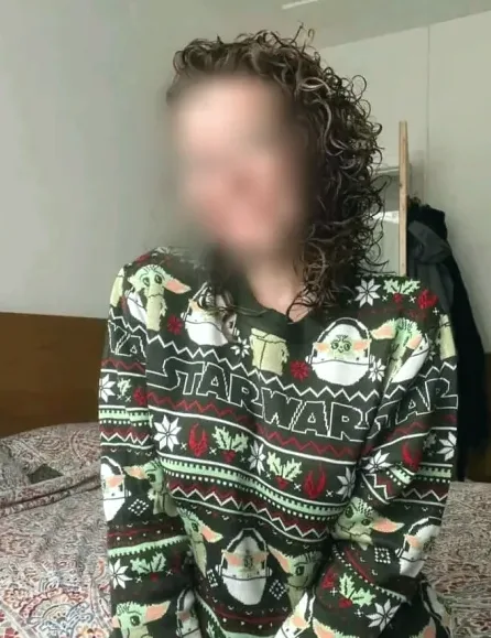 Lauren, 33
