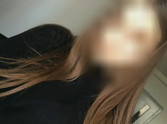 Manon, 24