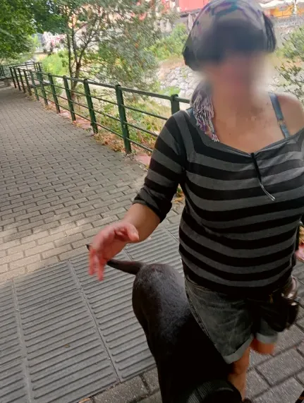 Sabine, 32