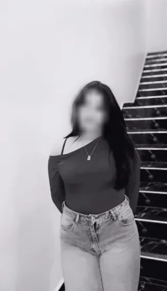 Zeynep, 18